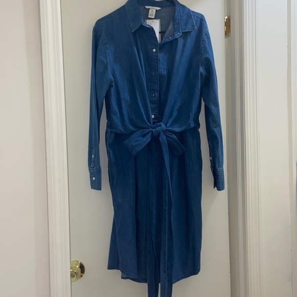 H&M maternity denim dress - Picture 2 of 5